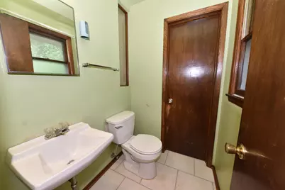 8615 W Petersik St, Milwaukee, WI 53224 - Photo 17