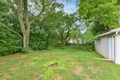 8615 W Petersik St, Milwaukee, WI 53224 - Photo 19