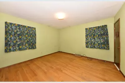 8615 W Petersik St, Milwaukee, WI 53224 - Photo 15