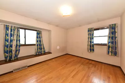 8615 W Petersik St, Milwaukee, WI 53224 - Photo 13