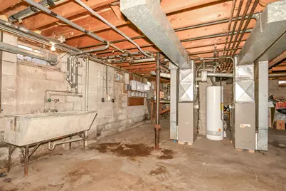 2424 W Howard Ave, Milwaukee, WI 53221 - Photo 23
