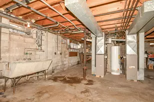 2424 W Howard Ave, Milwaukee, WI 53221 - Photo 23