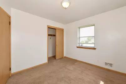 2424 W Howard Ave, Milwaukee, WI 53221 - Photo 15