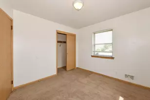 2424 W Howard Ave, Milwaukee, WI 53221 - Photo 15