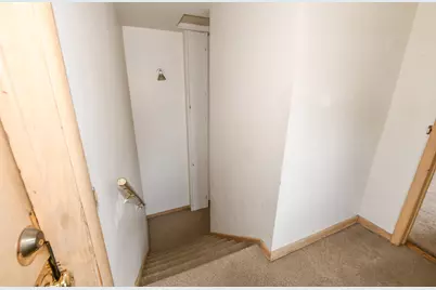 2424 W Howard Ave, Milwaukee, WI 53221 - Photo 19