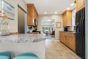3929 S Lake Dr, Saint Francis, WI 53235 - Photo 11