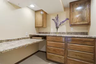 3929 S Lake Dr, Saint Francis, WI 53235 - Photo 25