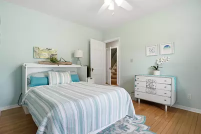 3929 S Lake Dr, Saint Francis, WI 53235 - Photo 17