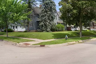 2005 State St, La Crosse, WI 54601 - Photo 3