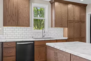 2005 State St, La Crosse, WI 54601 - Photo 17