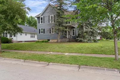 2005  State St, La Crosse, WI 54601 - Photo 3