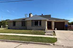 1905 32nd St, Two Rivers, WI 54241 - Photo 1