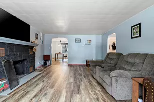 1905 32nd St, Two Rivers, WI 54241 - Photo 3
