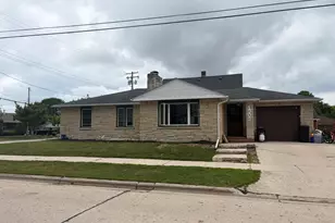 1905 32nd St, Two Rivers, WI 54241 - Photo 1
