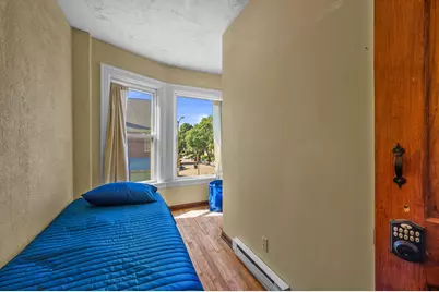 800 E Locust St, Milwaukee, WI 53212 - Photo 21