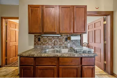 800 E Locust St, Milwaukee, WI 53212 - Photo 29