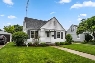 1233 Kingston Ave, Racine, WI 53402 - Photo 3