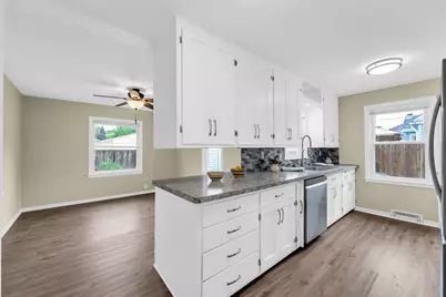 1233  Kingston Ave, Racine, WI 53402 - Photo 17