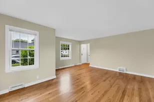 1233 Kingston Ave, Racine, WI 53402 - Photo 7