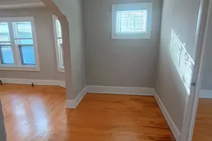 1650 N Arlington Pl, Milwaukee, WI 53202 - Photo 5