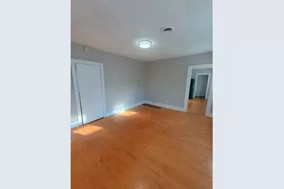 1650 N Arlington Pl, Milwaukee, WI 53202 - Photo 3