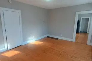 1650 N Arlington Pl, Milwaukee, WI 53202 - Photo 3