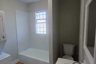 1650 N Arlington Pl, Milwaukee, WI 53202 - Photo 9