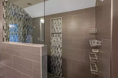 12001 W Underwood Pkwy, Wauwatosa, WI 53226 - Photo 21