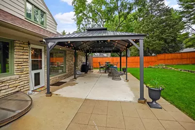 12001 W Underwood Pkwy, Wauwatosa, WI 53226 - Photo 37