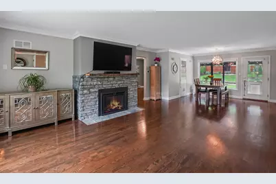 12001 W Underwood Pkwy, Wauwatosa, WI 53226 - Photo 11