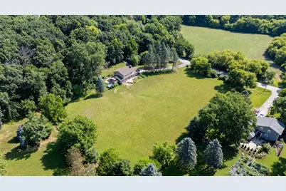 W250S4461  Center Rd, Waukesha, WI 53189 - Photo 7