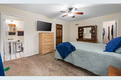 W250S4461  Center Rd, Waukesha, WI 53189 - Photo 27