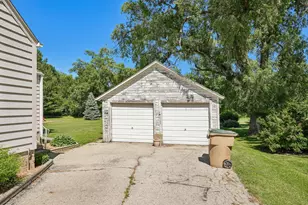 9207 39th Ave, Pleasant Prairie, WI 53142 - Photo 3