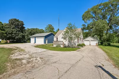 9207  39th Ave, Pleasant Prairie, WI 53142 - Photo 1
