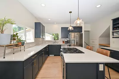 3725 S 5th Pl, Milwaukee, WI 53207 - Photo 25