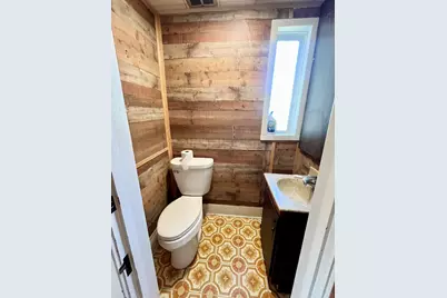 906  20th St, Two Rivers, WI 54241 - Photo 7