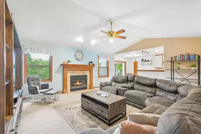 2837  Willard Ln, Waukesha, WI 53188 - Photo 7