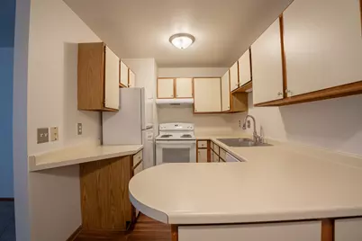 4042 S Pine Ave, Milwaukee, WI 53207 - Photo 7