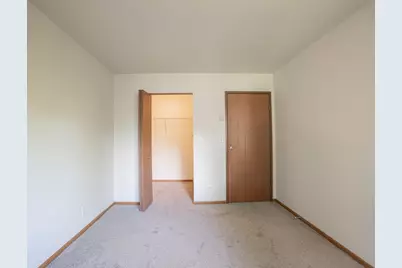 4042 S Pine Ave, Milwaukee, WI 53207 - Photo 9