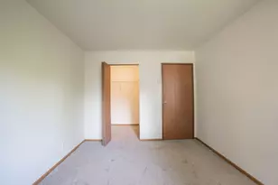4042 S Pine Ave, Milwaukee, WI 53207 - Photo 9