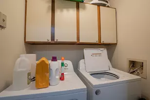 4042 S Pine Ave, Milwaukee, WI 53207 - Photo 21