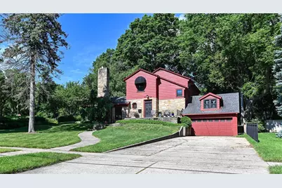 341 S Kane St, Burlington, WI 53105 - Photo 1