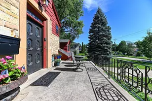 341 S Kane St, Burlington, WI 53105 - Photo 3