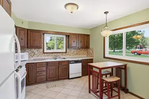 236 4 Mile Rd, Racine, WI 53402 - Photo 11
