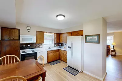 927  Peterson St, Fort Atkinson, WI 53538 - Photo 5