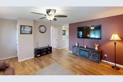 927  Peterson St, Fort Atkinson, WI 53538 - Photo 3