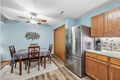 W240N2550 E Parkway Meadow Cir #2, Pewaukee, WI 53072 - Photo 5