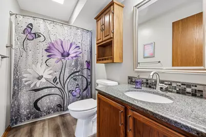 W240N2550 E Parkway Meadow Cir #2, Pewaukee, WI 53072 - Photo 13