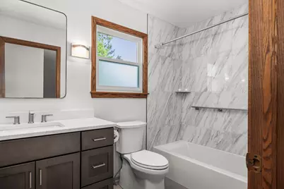 1231  Niagara St, Waukesha, WI 53186 - Photo 23