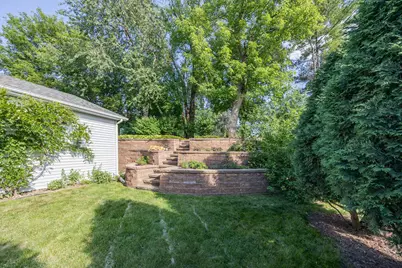 1231  Niagara St, Waukesha, WI 53186 - Photo 35